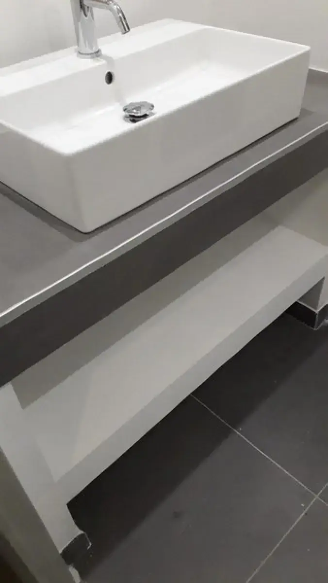 Gros travaux tout corps d'état dans une grande salle de bain