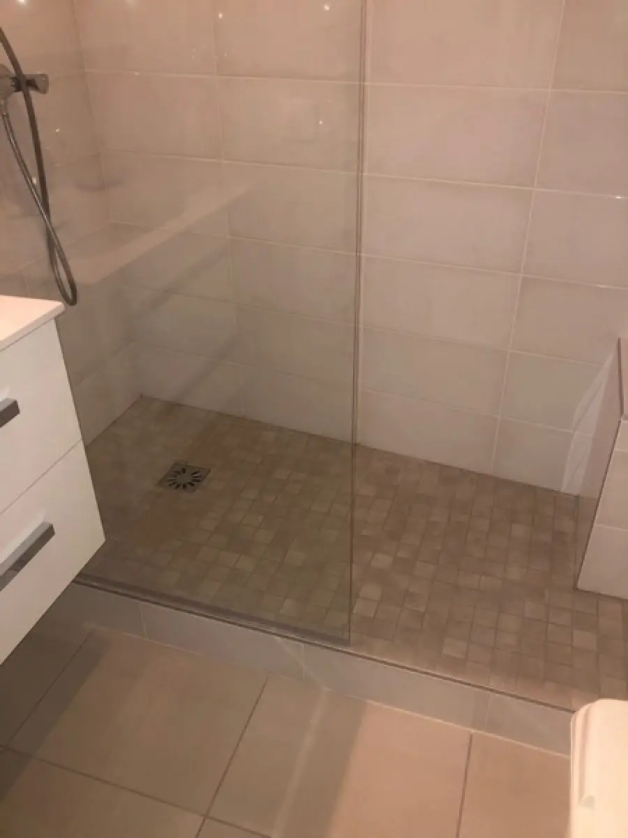 Refaire une petite salle de bain à Marseille - Image 1