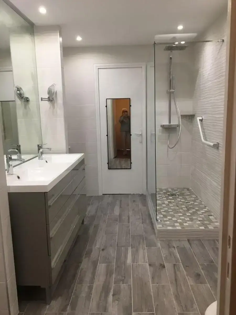 Salle de bain rénovée à Marseille 13008
