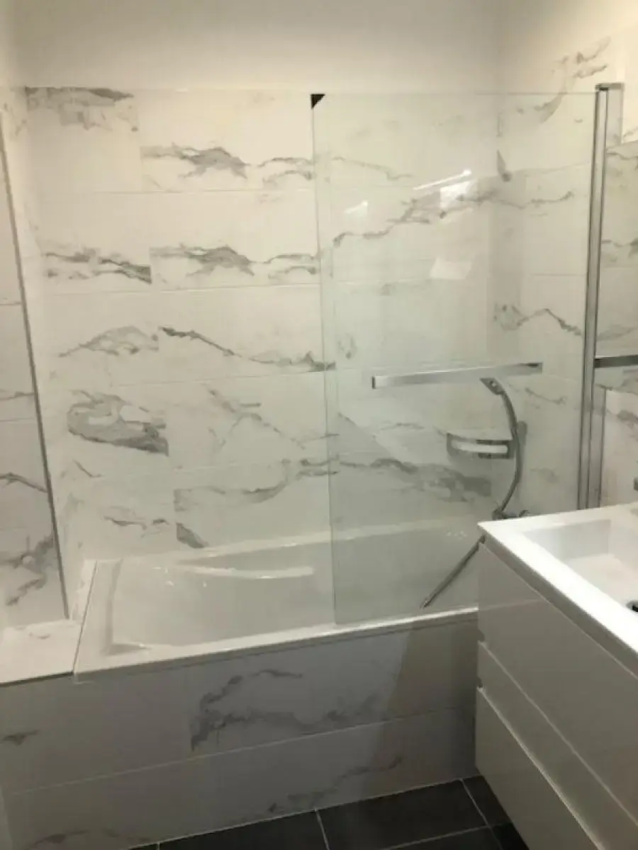 Salle d'eau parentale et salle de bain à Marseille
